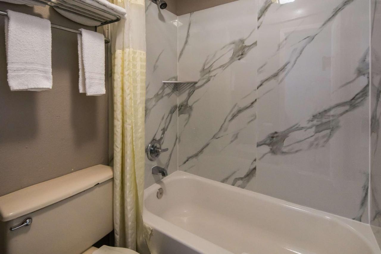 Motel 6 Irving - Loop 12 المظهر الخارجي الصورة