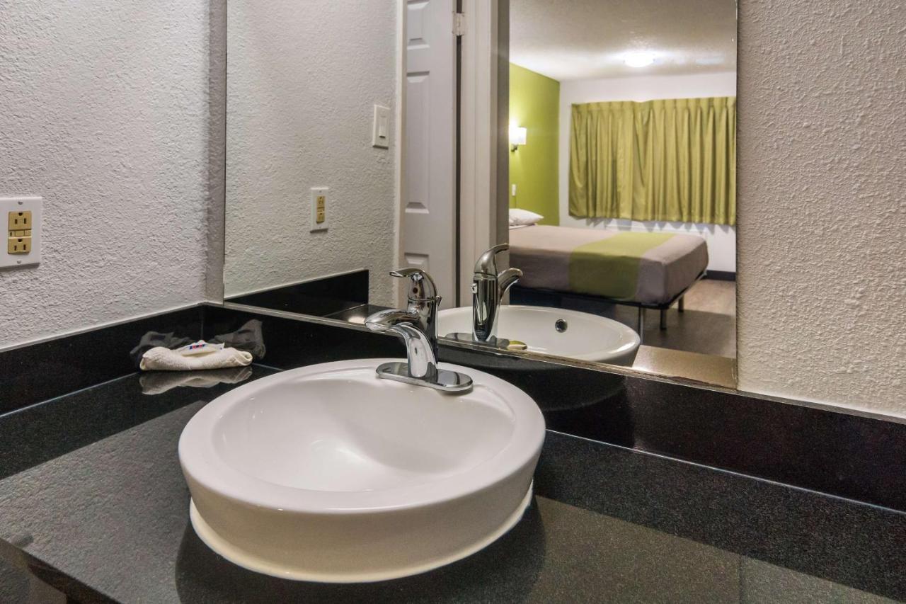 Motel 6 Irving - Loop 12 المظهر الخارجي الصورة