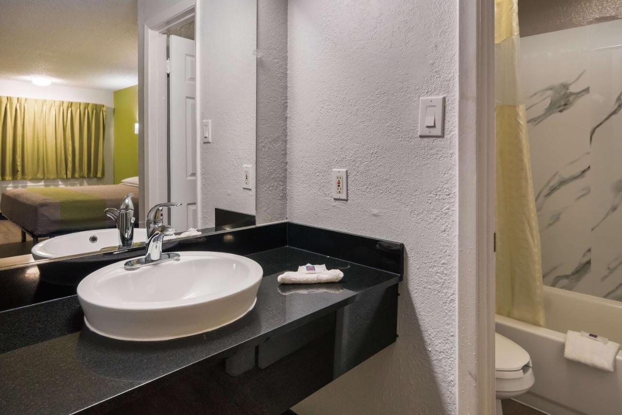 Motel 6 Irving - Loop 12 المظهر الخارجي الصورة